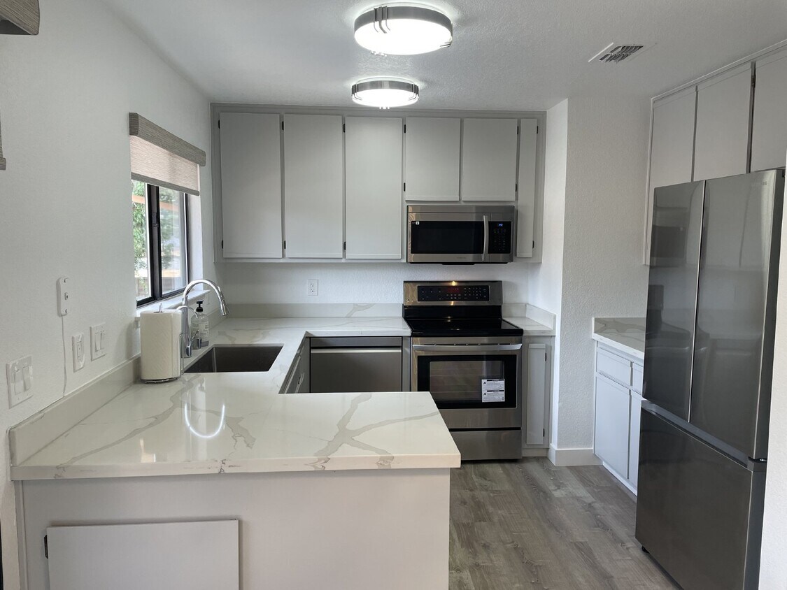 Foto principal - 2259 Renwick Ln