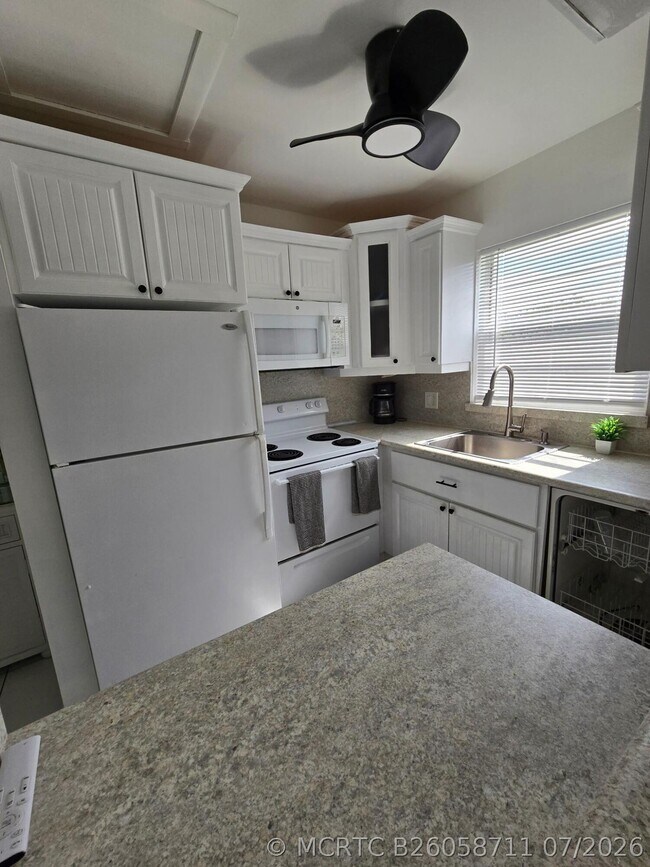 Building Photo - 477 Tilford S