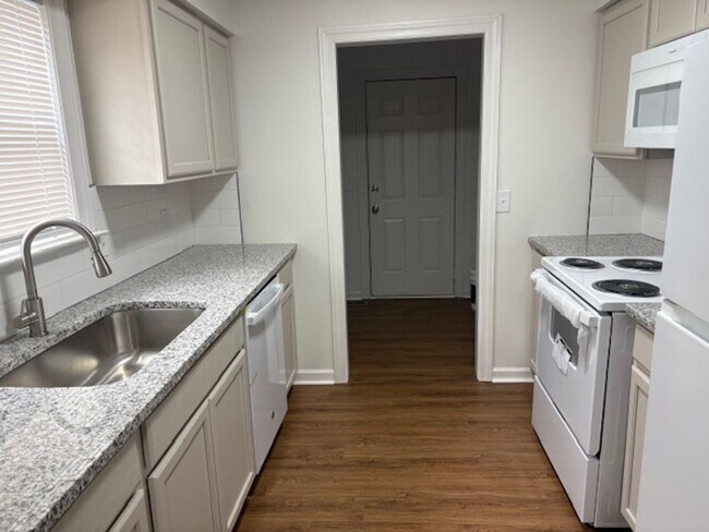 Foto del edificio - 2104 Split Rail Rd