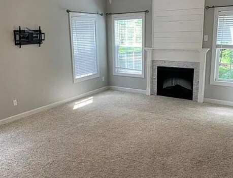 Foto del edificio - 401 Harper Ct