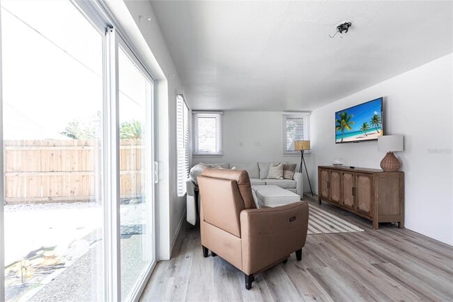 Foto del edificio - 640 Broadway St