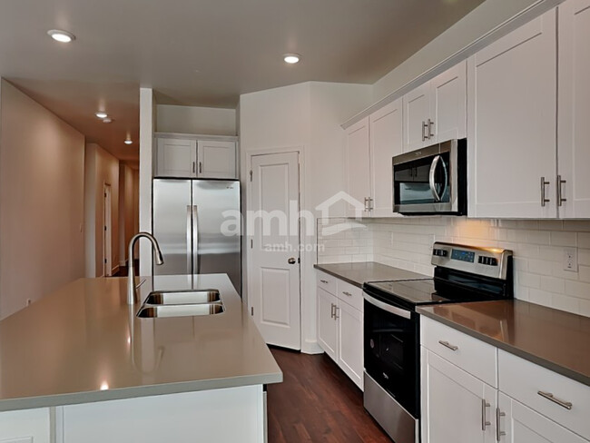 Foto del edificio - 6618 S 42nd Ln