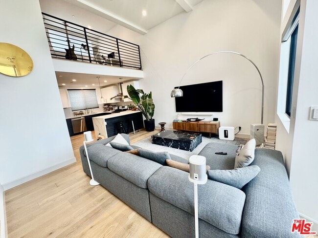 Building Photo - 2406 Glendale Ct