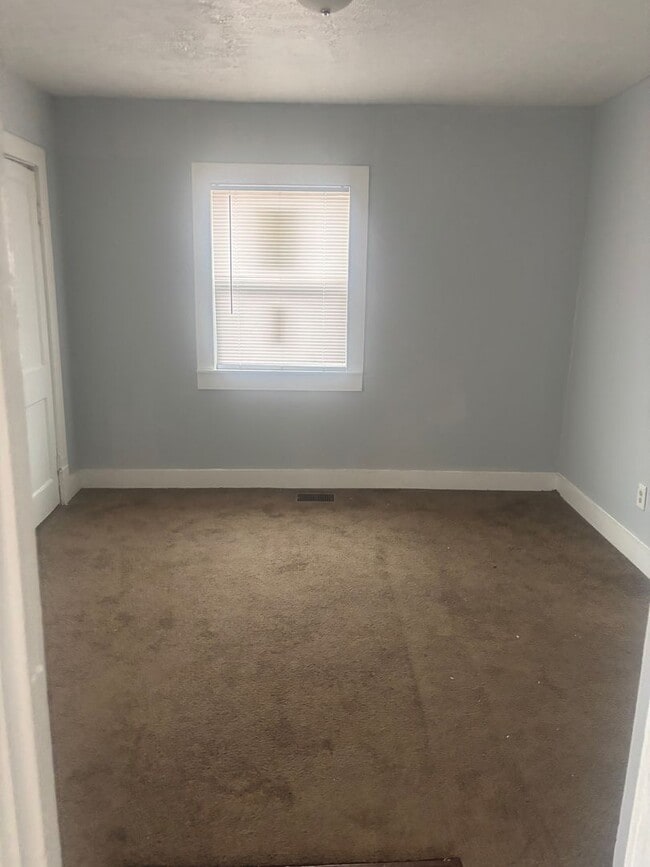 Building Photo - 871 S 25th St