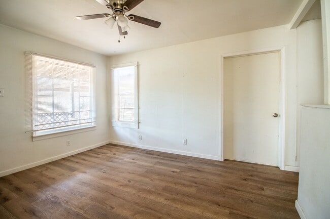 Foto del edificio - 2 bedroom Now Leasing