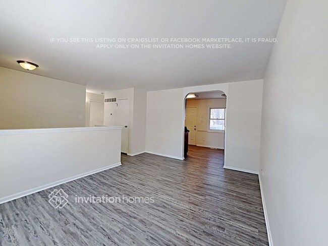 Building Photo - 108 S Spruce Ln