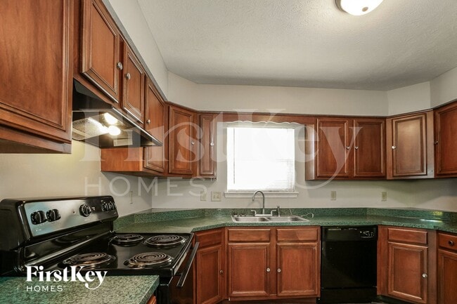 Foto del edificio - 6560 Hollingsworth Dr