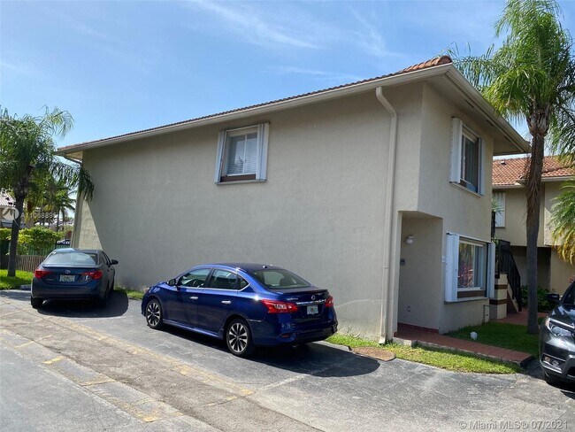 Building Photo - 531 NW 82nd Ave 601 Miami Fl 33126