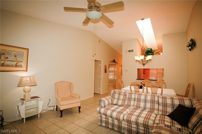 Foto del edificio - 4670 Lakeside Club Blvd
