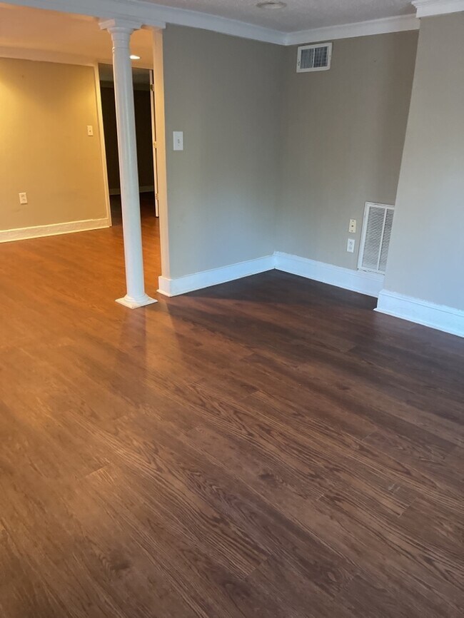 Building Photo - 3 Bedroom in Anderson