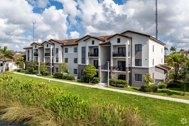 Building Photo - Vista Lago Apartments