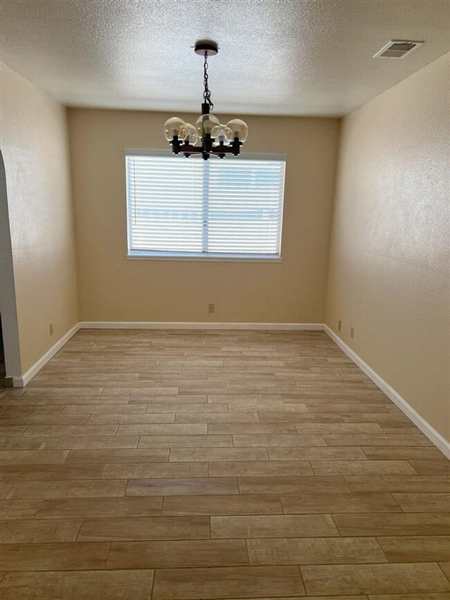 Building Photo - Call Vaughn Realty Property Management (76...
