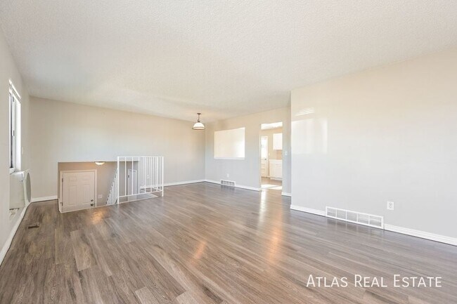 Building Photo - 9936 Fillmore St