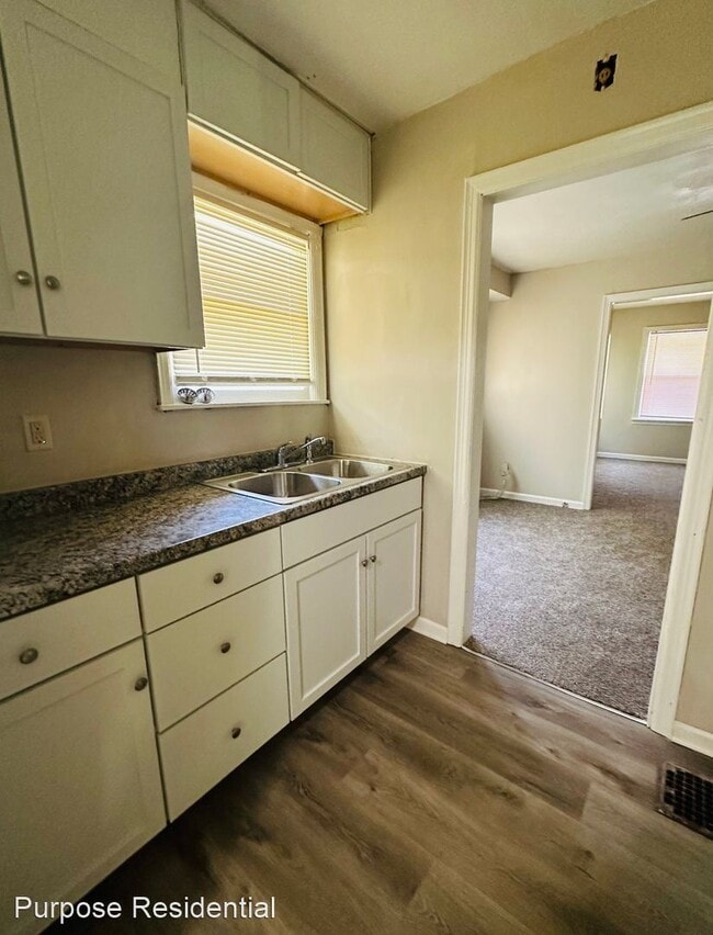 Building Photo - 2 br, 1 bath House - 4032 E 70th St