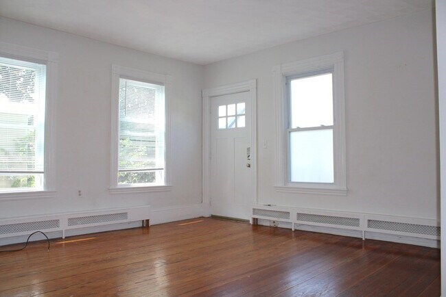 Building Photo - 30 Saint James Ave