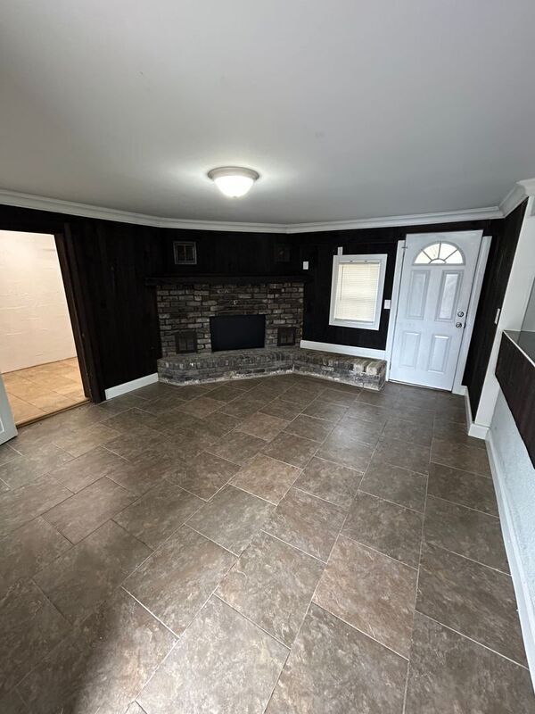 Building Photo - 1307 Shades Ave