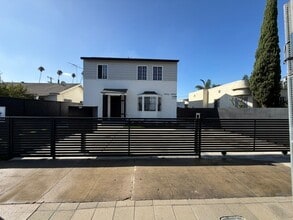 Building Photo - 1441 1/2 N Ave 47