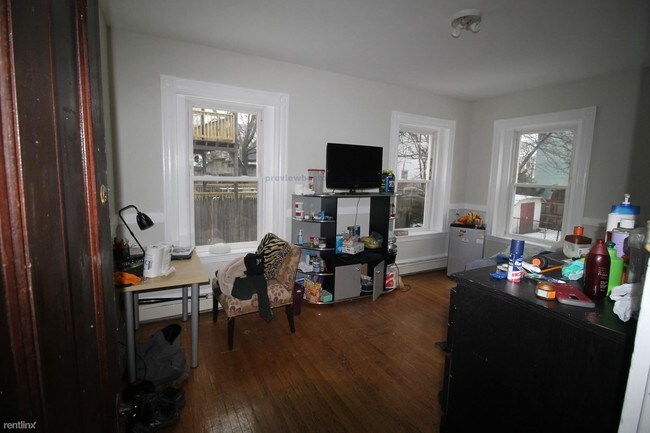 Foto del edificio - 76 Easton St