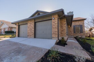 Building Photo - 317-319 Rawhide Loop