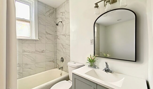 Building Photo - 6712 S Wabash Ave