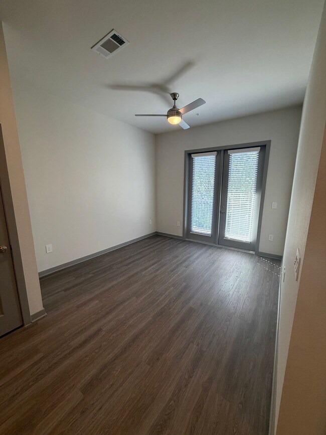 Foto del edificio - 7921 Ederville Rd