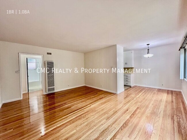 Foto del edificio - 1 bed/1 bath close to BEACH
