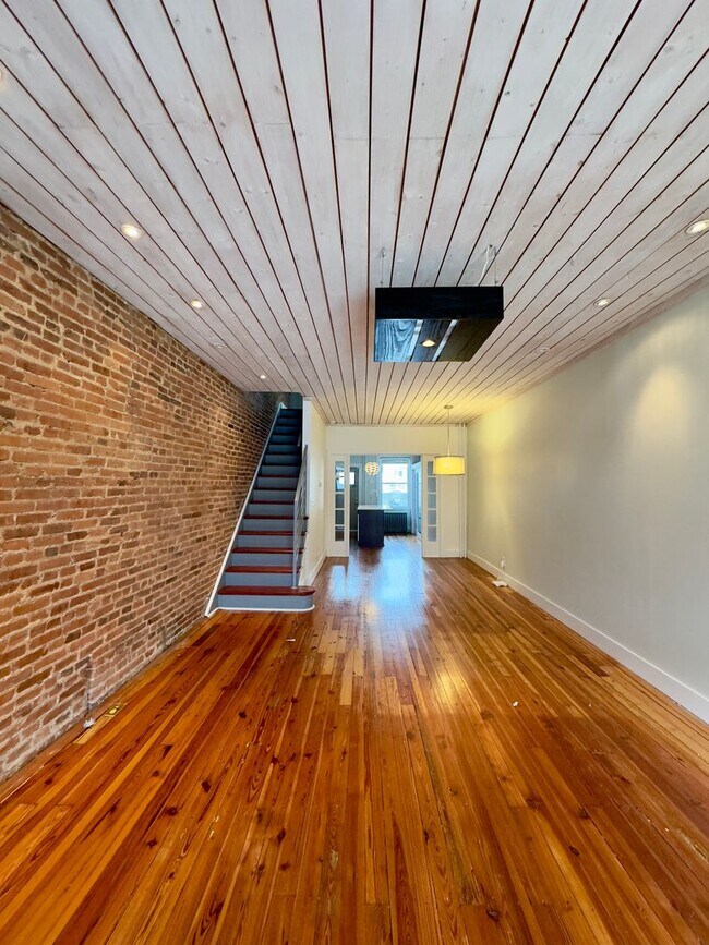 Foto del edificio - Charming 2Bed/2Bath with Den in Canton