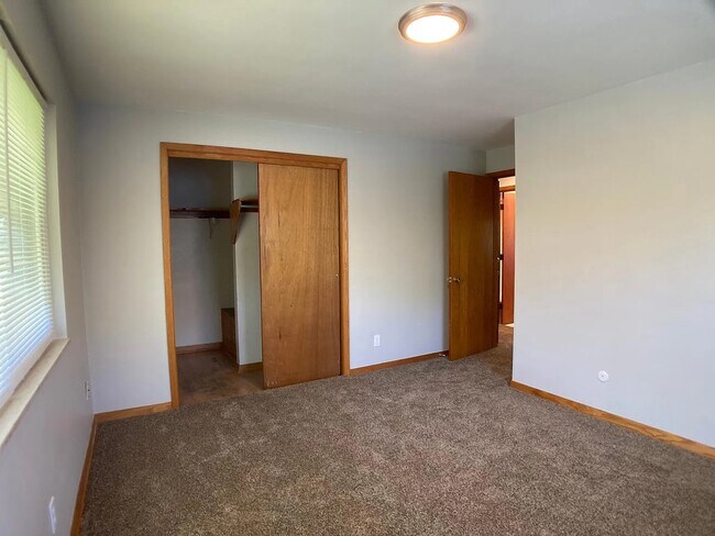 Bedroom 1 - 510 N Hawkins Ave