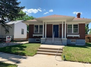 Building Photo - 1432 S Ash St