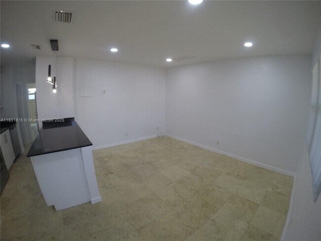 Foto del edificio - 1204 NE 5th Terrace