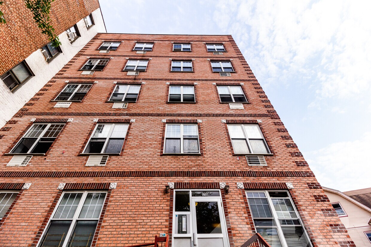 Foto principal - 1710 Newkirk Ave