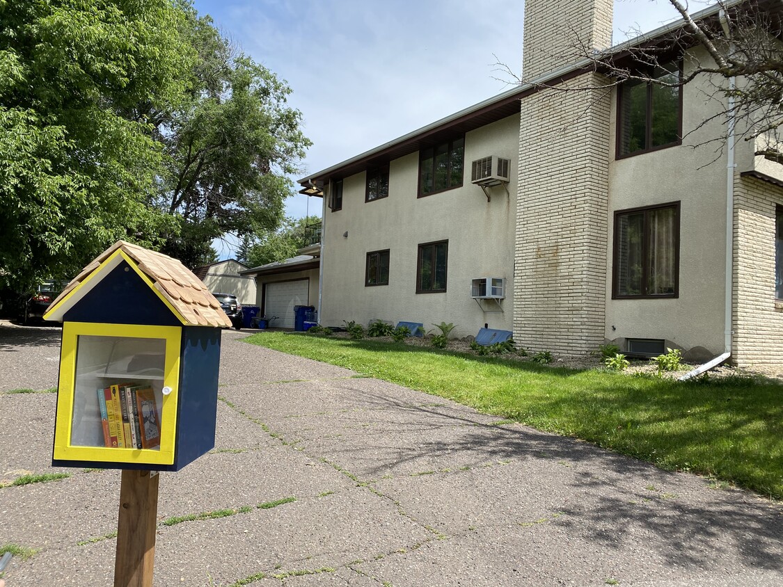 Front of house and driveway - 491 Wheelock Pkwy E