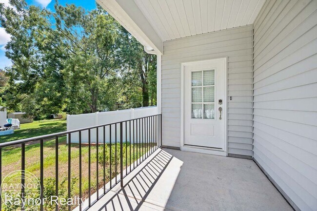 Foto del edificio - 4 br, 2.5 bath House - 202 E College St