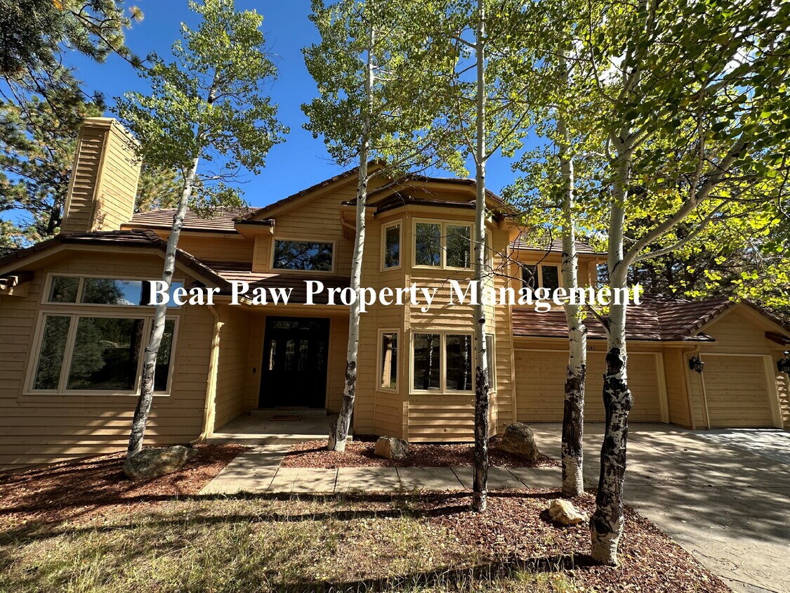 Primary Photo - Magnificent FURNISHED Home in The Ridge!!