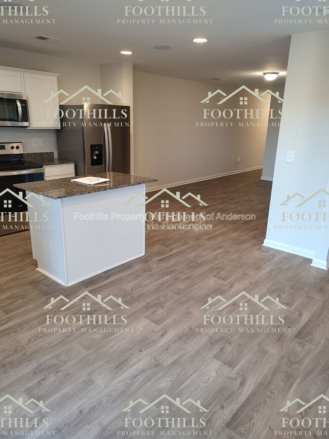 Foto del edificio - 145 Adger Rd