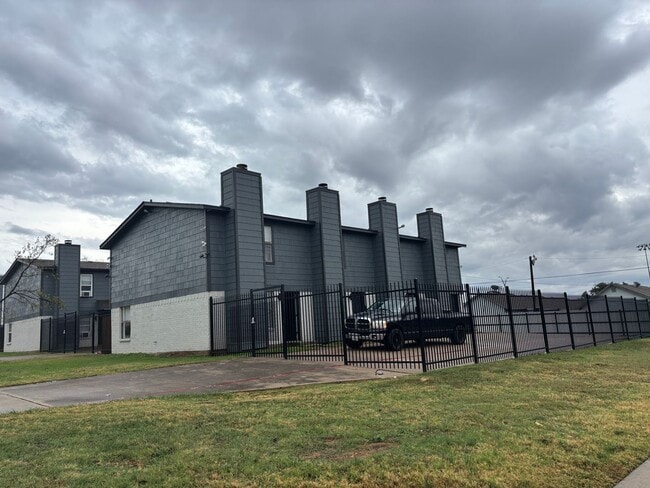 Foto del edificio - Affordable, Gated Community with Updated 2-Bedroom, 1.5-Bath