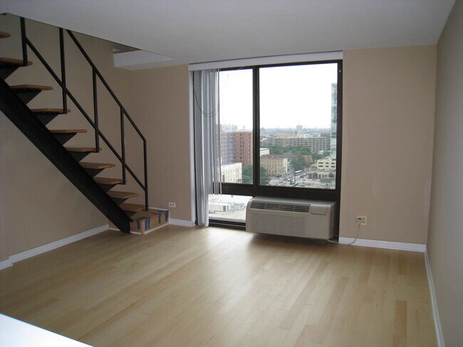 Foto del edificio - 1221 N Dearborn Pkwy