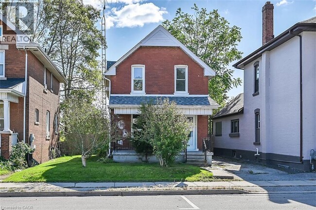 Building Photo - 509 Colborne St