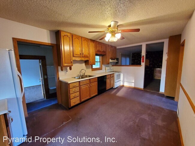 Building Photo - 3 br, 1.5 bath House - 4470 NE 29th St