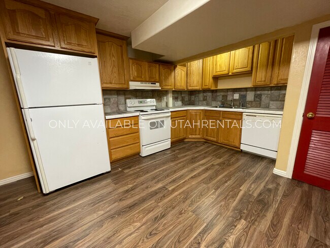 Building Photo - 135 E 1200 N