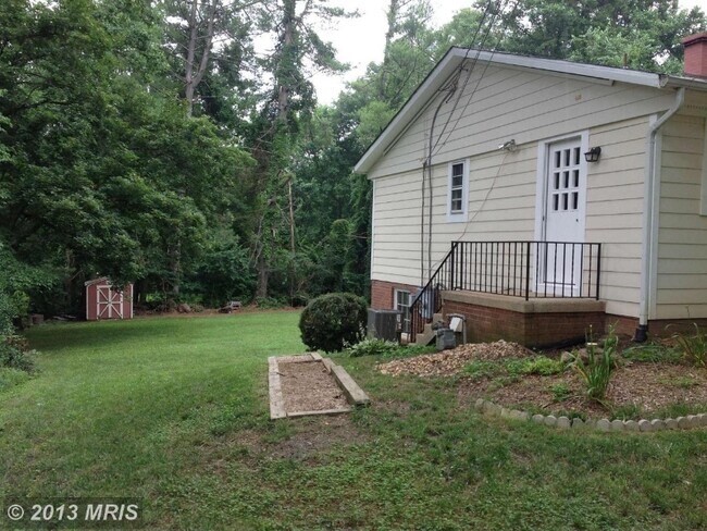 Building Photo - 731 Miller Ave
