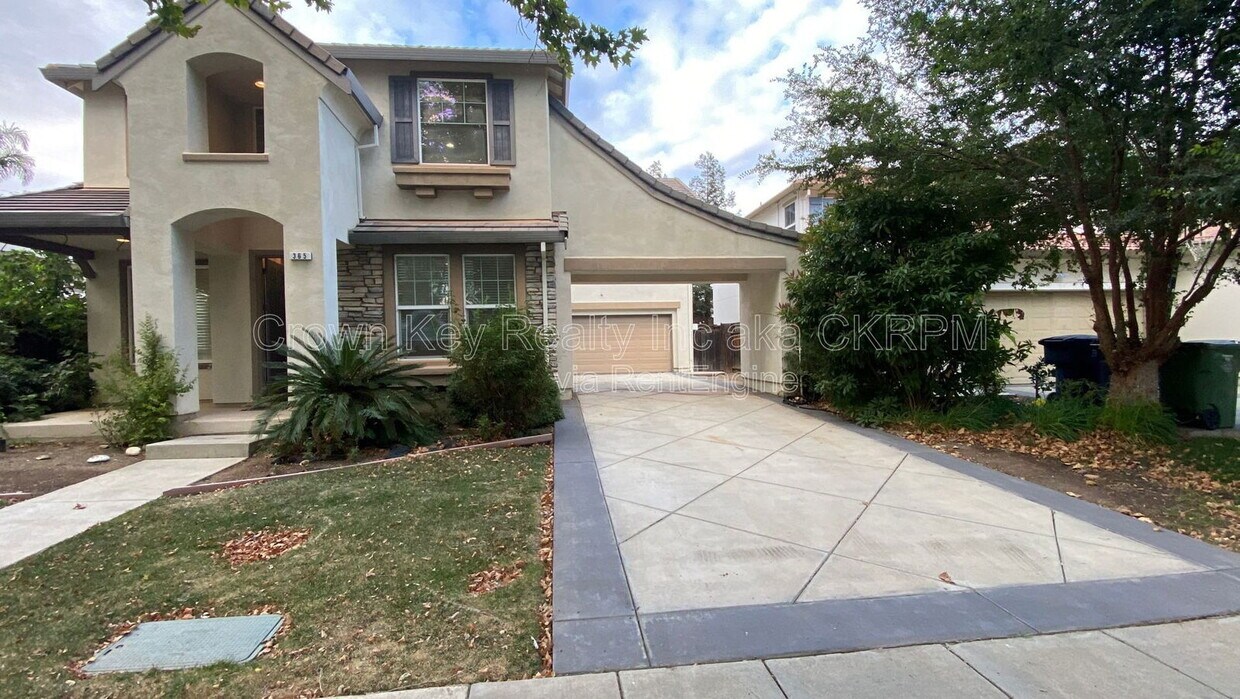 Primary Photo - 365 E Legacy Dr