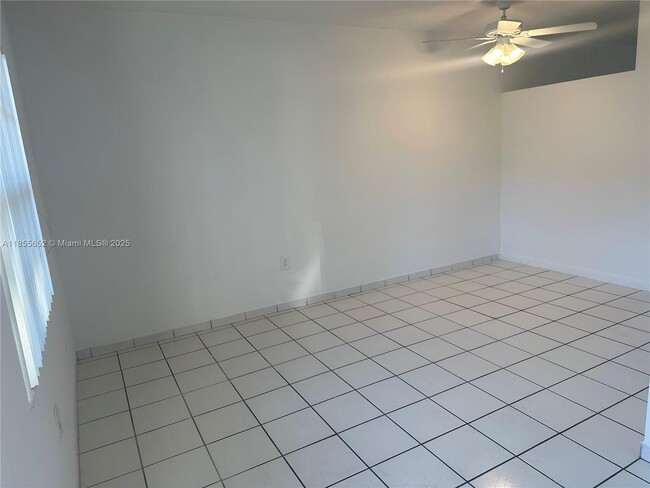 Foto del edificio - 8350 SW 65th Ave