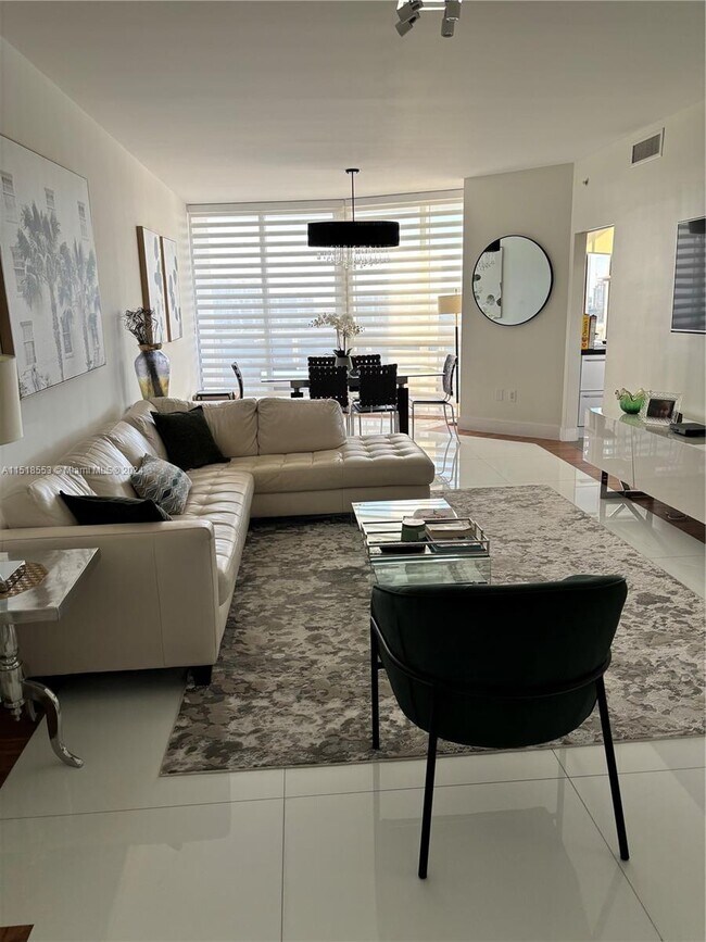 Building Photo - 18201 Collins Ave