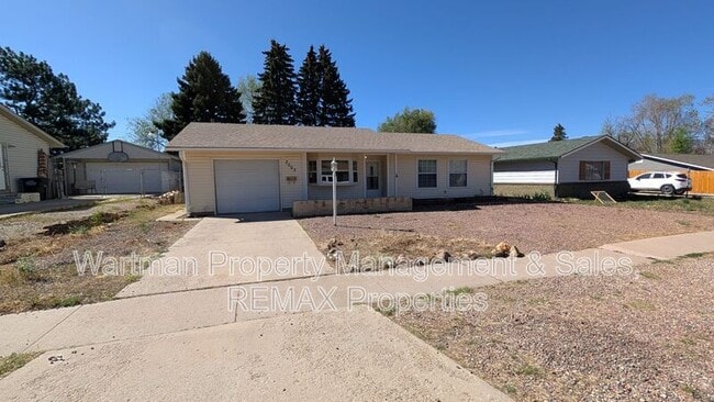 Building Photo - 3003 Gomer Ave