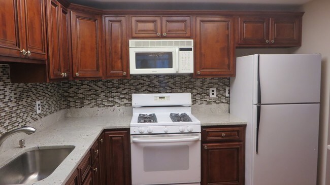 Foto del edificio - 7929 Bethelen Woods Ln