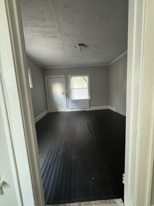 Building Photo - 4056 E 136th St