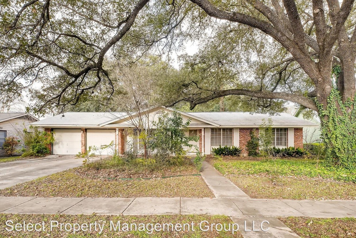 Foto principal - 4 br, 2 bath House - 619 Indigo St