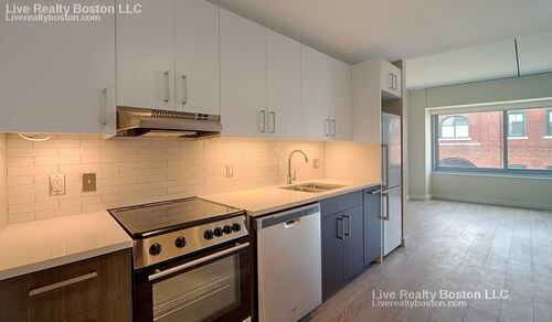 Building Photo - 320 3rd St