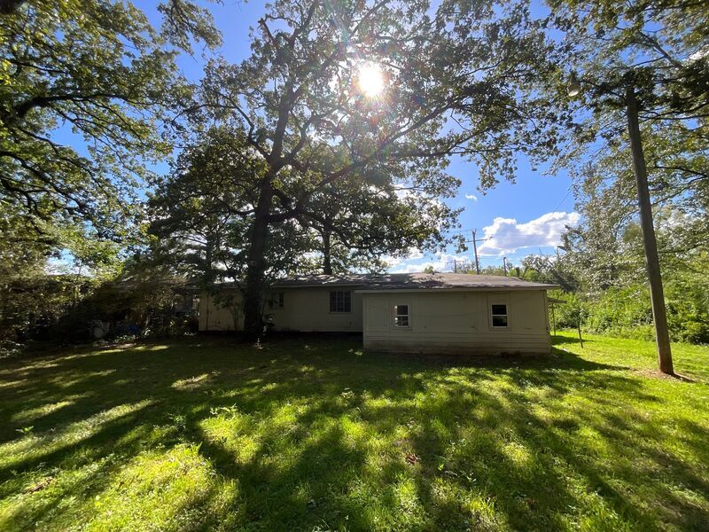Foto del edificio - 2862 Oak Forest Dr